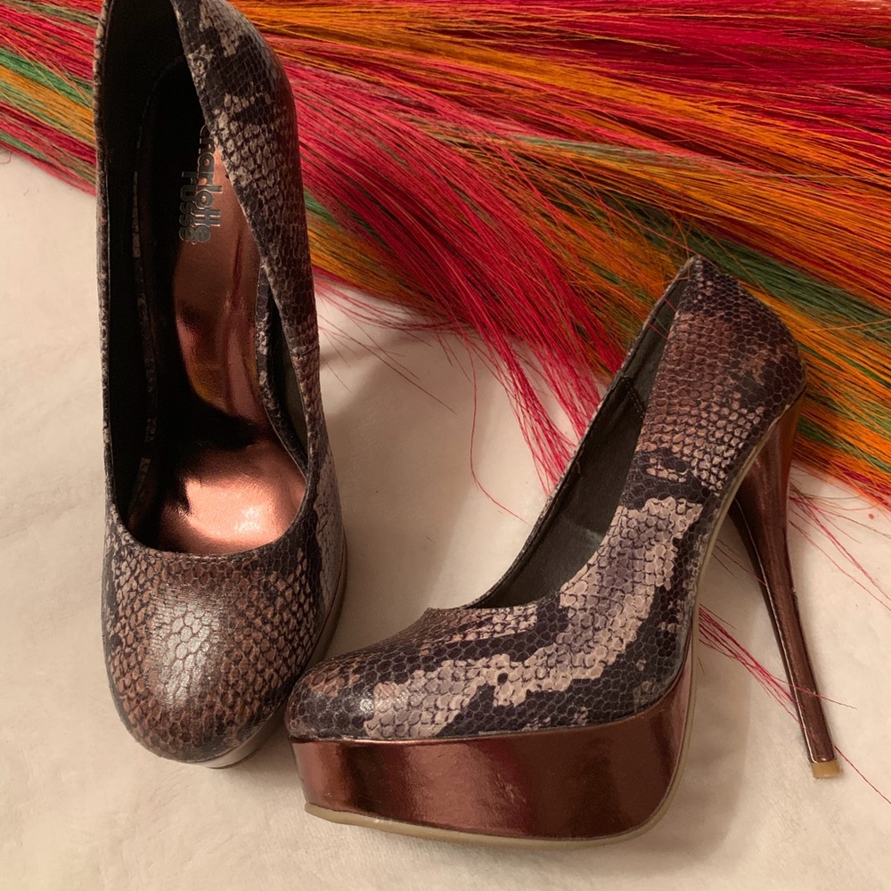 Snake Print Pumps